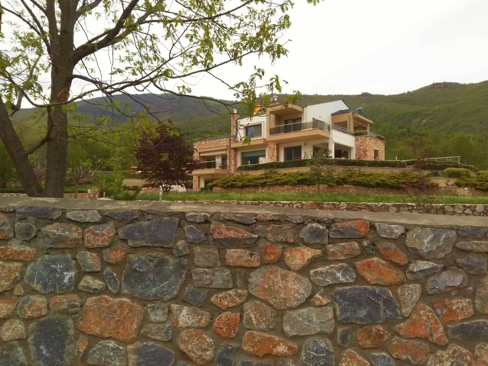 284613400_3230000027268006_2319618671840998400_n