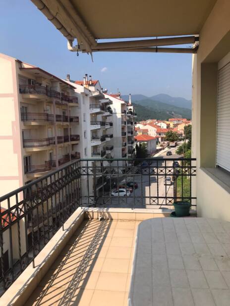 ΕΝΟΙΚΙΑΖΕΤΑΙ ΓΚΑΡΣΟΝΙΕΡΑ